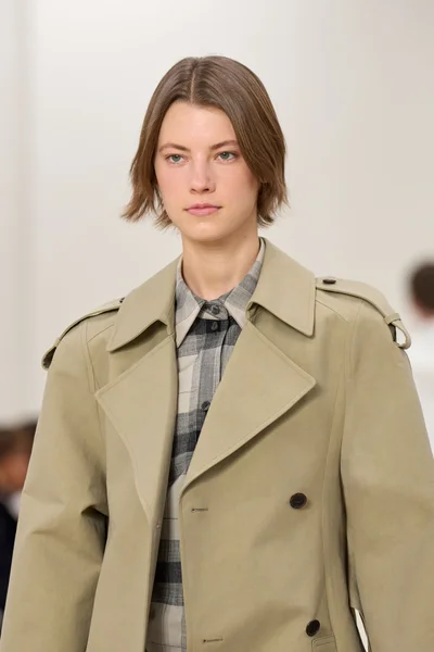 Look 27